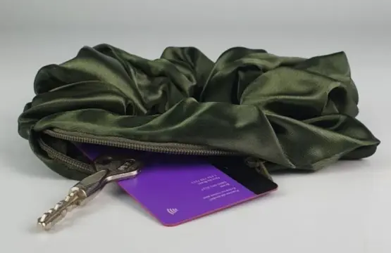 Soulta Scrunchie Secret de Satén Verde Oliva