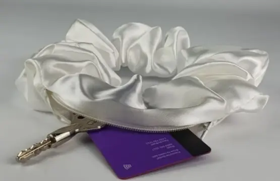 Soulta Scrunchie Secret de Satén Blanca