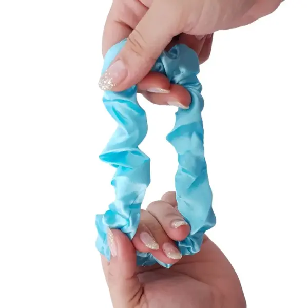 Soulta Scrunchie de Satén Aguamarina - Imagen 3